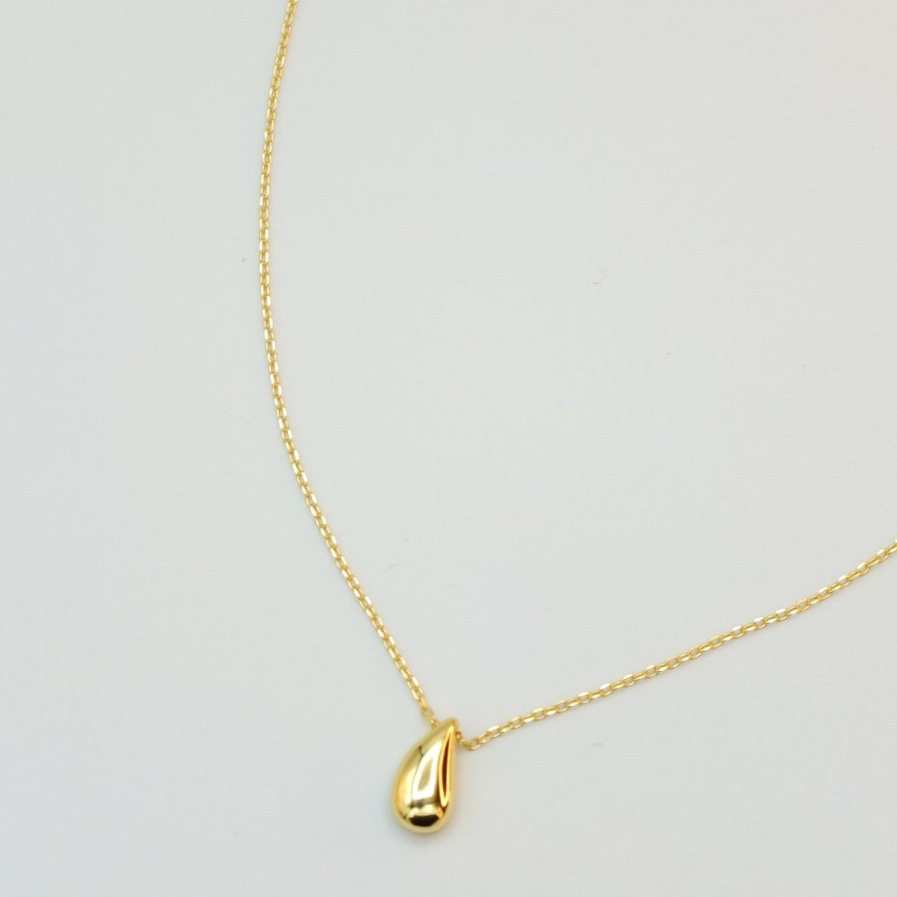 Cate 18K Gold Vermeil Water Droplet Necklace - Picture 2 of 9